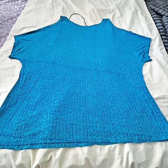 TOP, COLD SHOULDER, BLUE & TEAL, SIZE 3X, LONG LENGTH, VEE NECK, CAP SLEEVES, - Picture 8 of 9